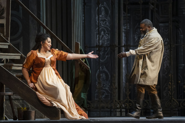 Photos: Chicago Lyric Opera Presents Puccini's TOSCA Image