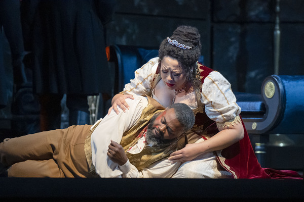 Photos: Chicago Lyric Opera Presents Puccini's TOSCA Image