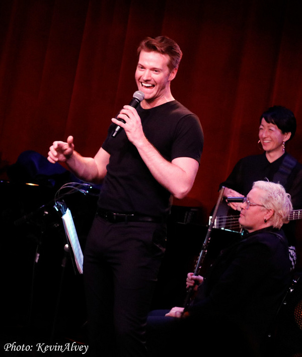 Photos: Mark MacKillop Brings DUETS To Birdland Image