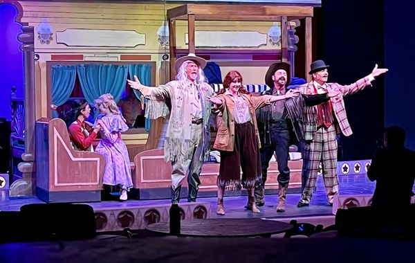 Review: ANNIE GET YOUR GUN at Desert Theatricals At Rancho Mirage Amphitheater Image