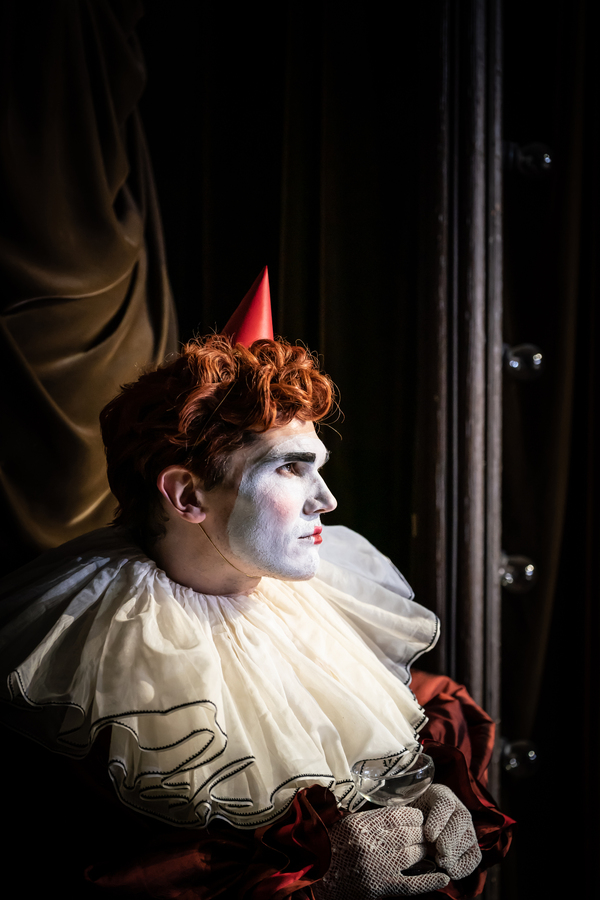 Photos: First Look at Fra Fee, Amy Lennox, and More in CABARET Image