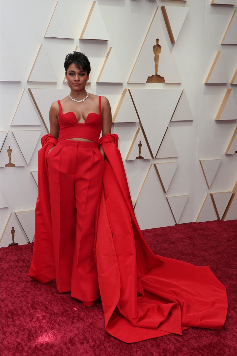 Photos: Ariana DeBose, Rita Moreno & More on the Red Carpet at the Oscars 