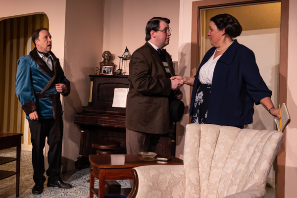 Photos: First look at Curtain Players' PRESENT LAUGHTER Image