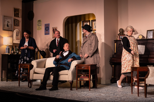 Photos: First look at Curtain Players' PRESENT LAUGHTER  Image