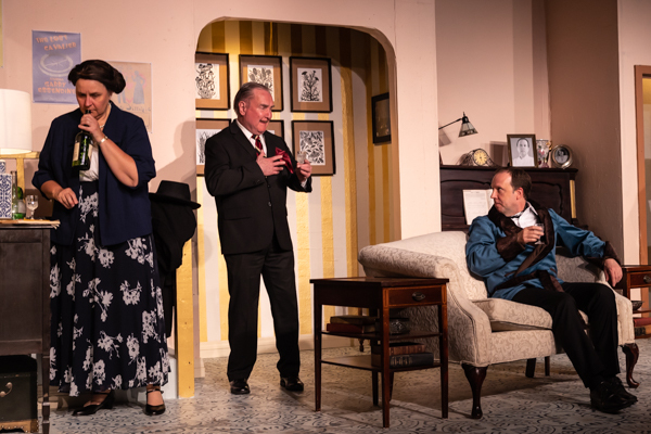 Photos: First look at Curtain Players' PRESENT LAUGHTER Image