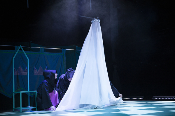 Photos: First Look at Jude Christian and Tinuke Craig's Retelling of HAMLET Image