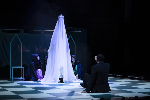 Photos: First Look at Jude Christian and Tinuke Craig's Retelling of HAMLET Image