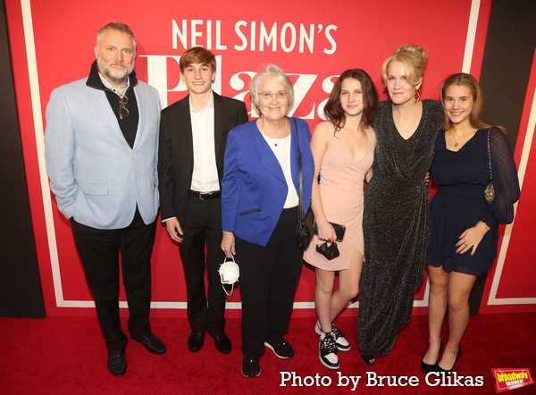 Photos: PLAZA SUITE Company Walks the Red Carpet on Opening Night Image