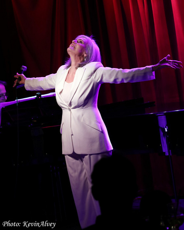 Photos: Karen Mason Razzle Dazzles At Birdland Image