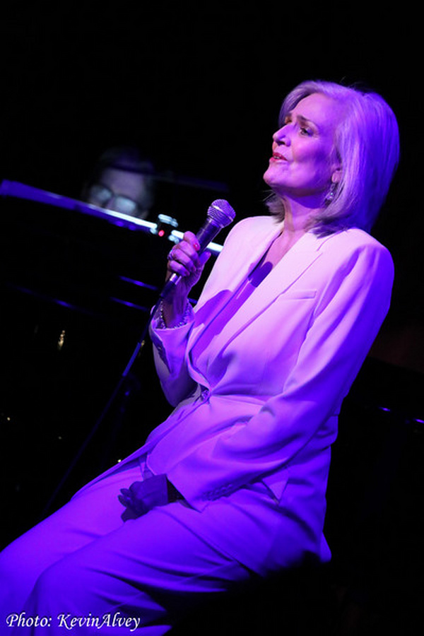 Photos: Karen Mason Razzle Dazzles At Birdland Image