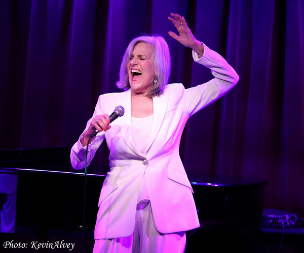 Photos: Karen Mason Razzle Dazzles At Birdland Image