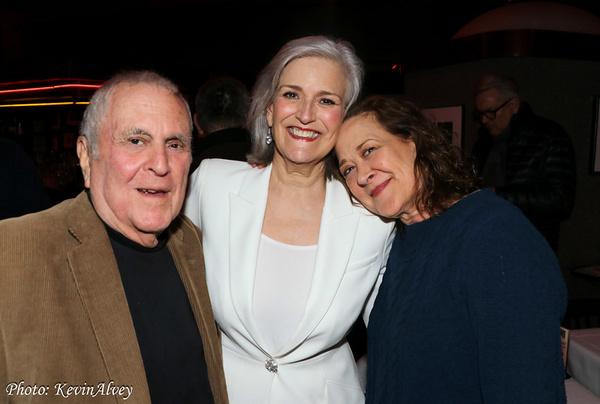 Photos: Karen Mason Razzle Dazzles At Birdland Image