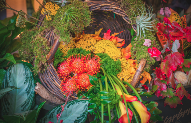Preview: MOXY CHELSEA Presents a Spring Thing-Floral Arranging with Starbright Floral Design Inspired by “Moulin Rouge” Image