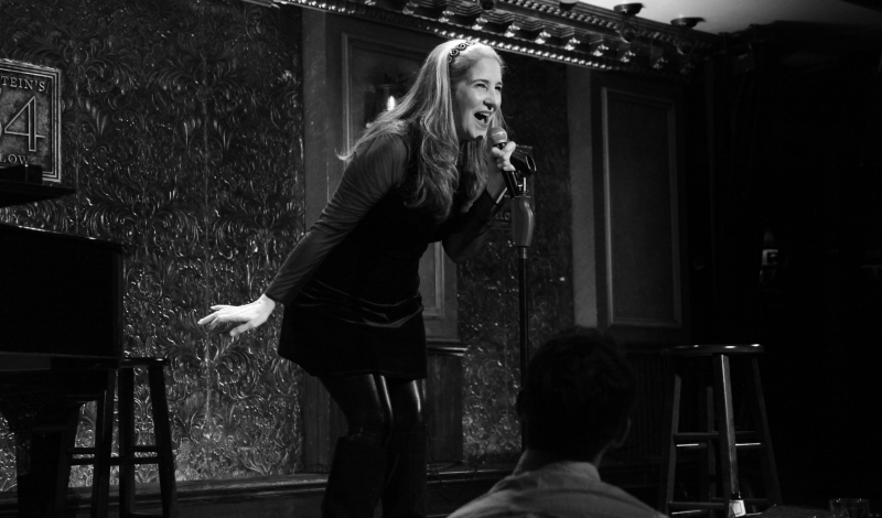 Review: Ann Talman's THE SHADOW OF HER SMILE at 54 Below Elevates Elizabeth Taylor into the Light of Memory Image