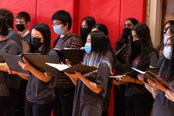 Photos: NYC Students Sing with the Queens from SIX Image