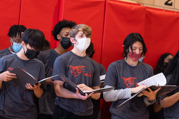 Photos: NYC Students Sing with the Queens from SIX Image