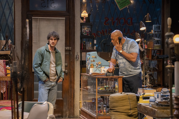 Photos: First Look at Laurence Fishburne, Sam Rockwell & Darren Criss in AMERICAN BUFFALO Image