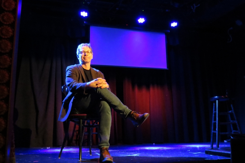 Review: DAVID DEAN BOTTRELL MAKES LOVE: A ONE-MAN SHOW - Stories Of Life, Love, & Soiled Drapes Is A Swipe Right at The Triad 