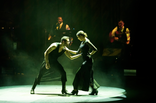 David Gutiérrez and Paula Reyes
Photo courtesy of
Barcelona Flamenco Ballet Photo