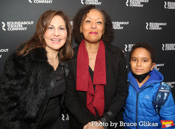 Kathy Najimy,Carol Jenkins and guest Photo