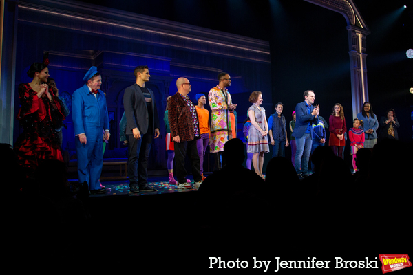 The cast of MRS. DOUBTFIRE Photo