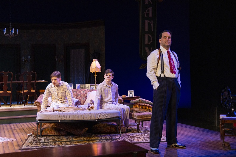 Review: LOST IN YONKERS at Hartford Stage 