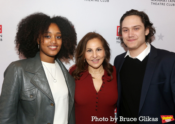Photos: On the Opening Night Red Carpet for HOW I LEARNED TO DRIVE Image