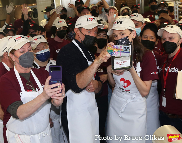 Photos: In the Kitchen with THE MUSIC MAN's Hugh Jackman & Sutton Foster Image