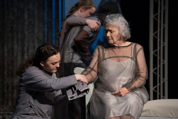 THE GIVER at Omaha Community Playhouse Photo