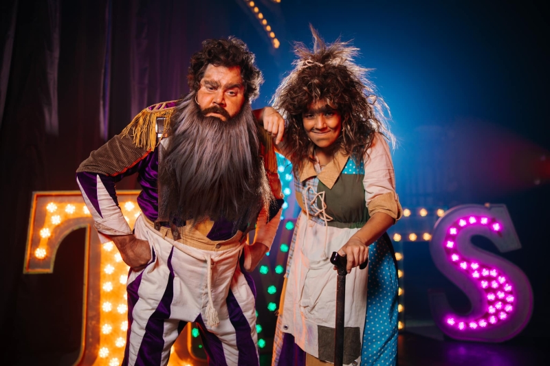 Review: THE TWITS by Shake & Stir Image