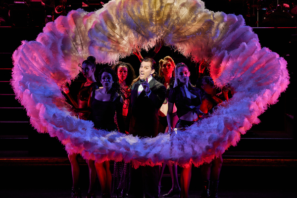 Photos: First Look at Pamela Anderson, Lana Gordon & More in CHICAGO Image