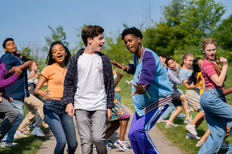 Photos: Netflix Debuts First Look at 13: THE MUSICAL Film Adaptation Image