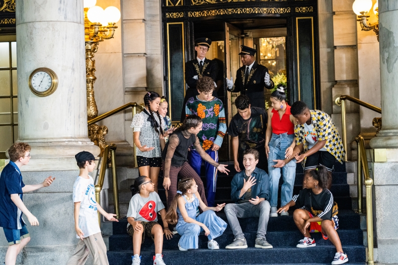 Photos: Netflix Debuts First Look at 13: THE MUSICAL Film Adaptation Image