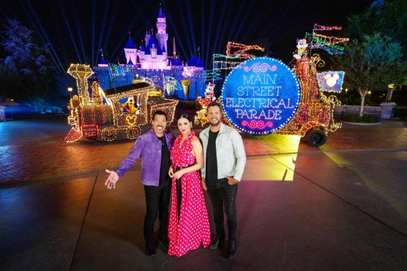 Photo: First Look at AMERICAN IDOL's Return to Disneyland  Image