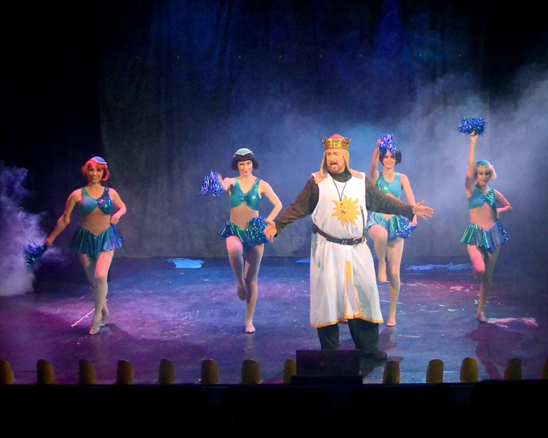 Review: MONTY PYTHON'S SPAMALOT at Palm Canyon Theatre is Fabulous. 