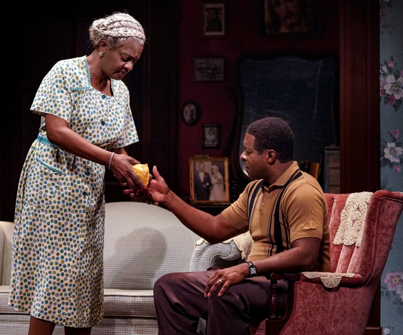 BWW Review: A RAISIN IN THE SUN at Guthrie Theater 