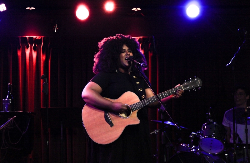 BWW Review: Ry Armstrong Conveys The Gender Queer Aesthetic With A Few Friends, Some Fab Tunes, & A Whole Lot Of Pronouns In (THEY // SHE // HE) At The Green Room 42 