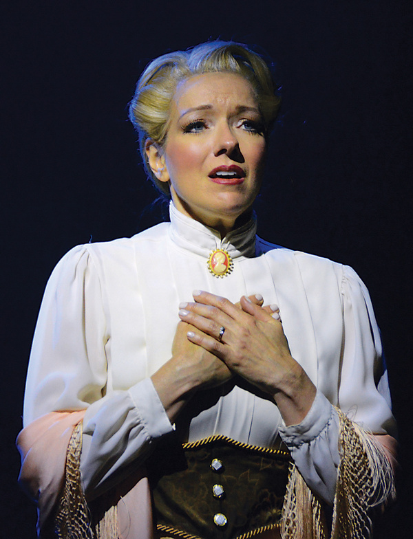 Photos: Disney's MARY POPPINS Opens May 19 At Beef & Boards: Image
