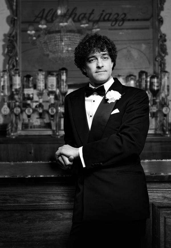 Photos: First Look at Lee Mead in the UK and Ireland Tour of CHICAGO 