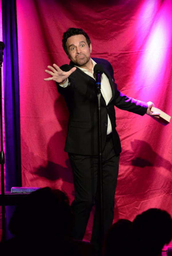 Photos: See Cecily Strong, Kenan Thompson & More in CELEBRITY AUTOBIOGRAPHY Image