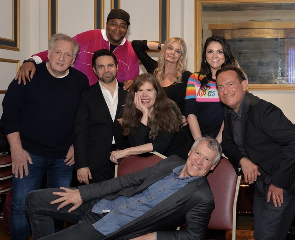 Photos: See Cecily Strong, Kenan Thompson & More in CELEBRITY AUTOBIOGRAPHY Image