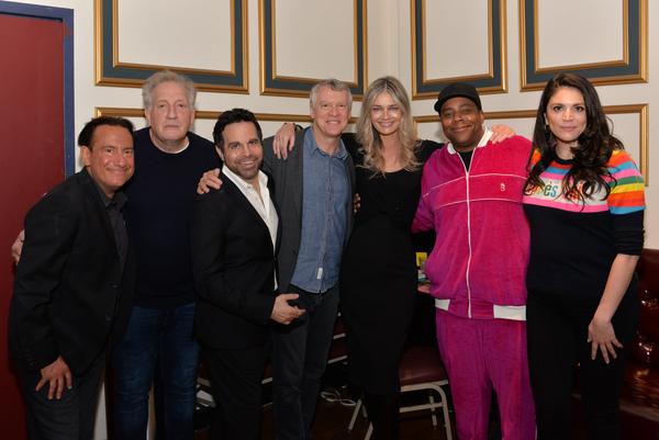 Photos: See Cecily Strong, Kenan Thompson & More in CELEBRITY AUTOBIOGRAPHY 