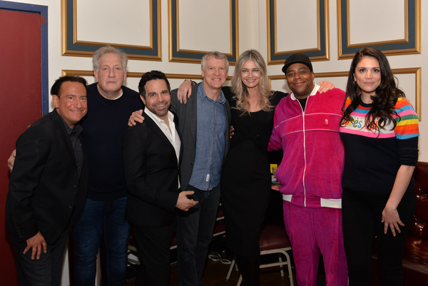 Photos: See Cecily Strong, Kenan Thompson & More in CELEBRITY AUTOBIOGRAPHY Image