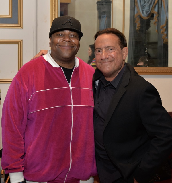 Photos: See Cecily Strong, Kenan Thompson & More in CELEBRITY AUTOBIOGRAPHY Image