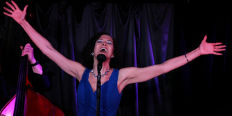 BWW Review: Leslee Warren Performs Eye-Opening ME MYSELF & EYE: SONGS FROM A NEARSIGHTED G Photo