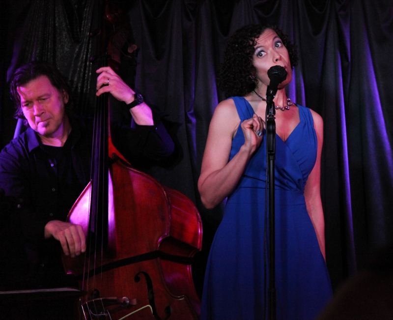 Review: Leslee Warren Performs Eye-Opening ME MYSELF & EYE: SONGS FROM A NEARSIGHTED GIRL at Pangea Image
