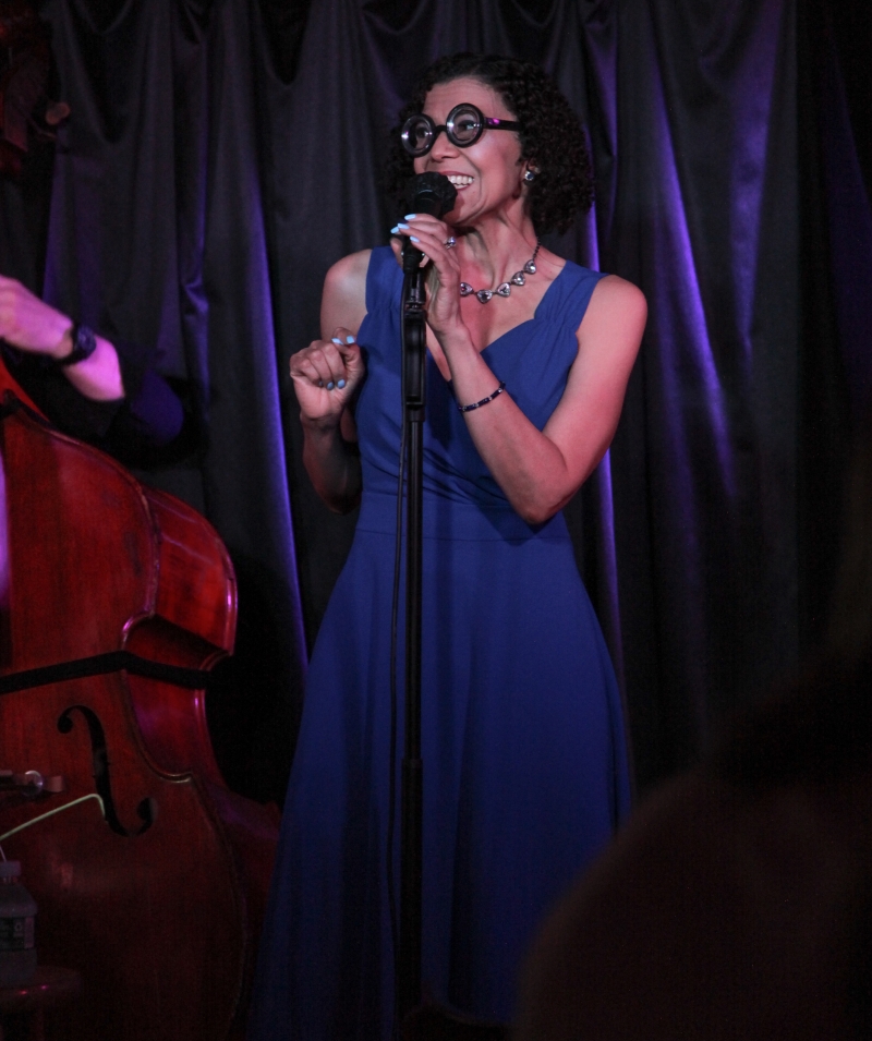 Review: Leslee Warren Performs Eye-Opening ME MYSELF & EYE: SONGS FROM A NEARSIGHTED GIRL at Pangea Image