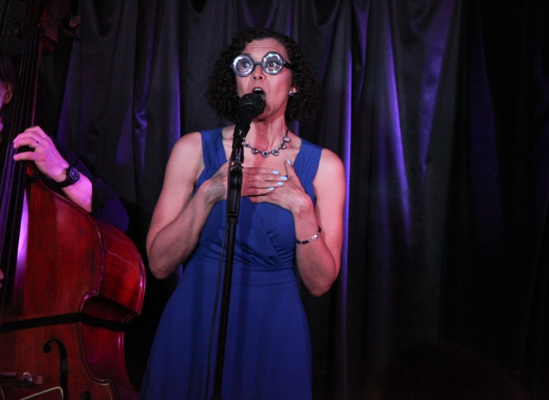 Review: Leslee Warren Performs Eye-Opening ME MYSELF & EYE: SONGS FROM A NEARSIGHTED GIRL at Pangea Image