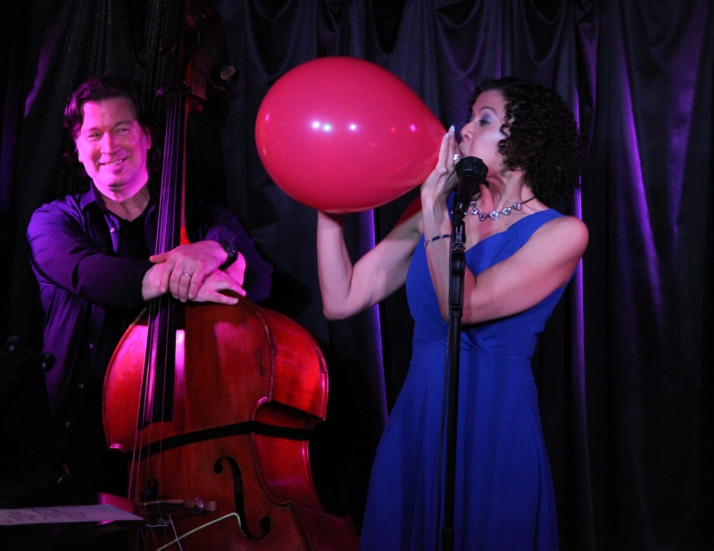 Review: Leslee Warren Performs Eye-Opening ME MYSELF & EYE: SONGS FROM A NEARSIGHTED GIRL at Pangea Image