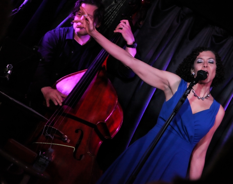 Review: Leslee Warren Performs Eye-Opening ME MYSELF & EYE: SONGS FROM A NEARSIGHTED GIRL at Pangea Image